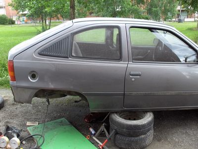 Perä kuntoon-teema jatkuu
Hitsailua...
