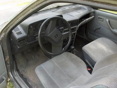 Kuskinpuoli, sisätilat
Kohtuullisen siisti ikäisekseen. Kiitokset hyvästä käsittelystä, edellisille omistajille!!
